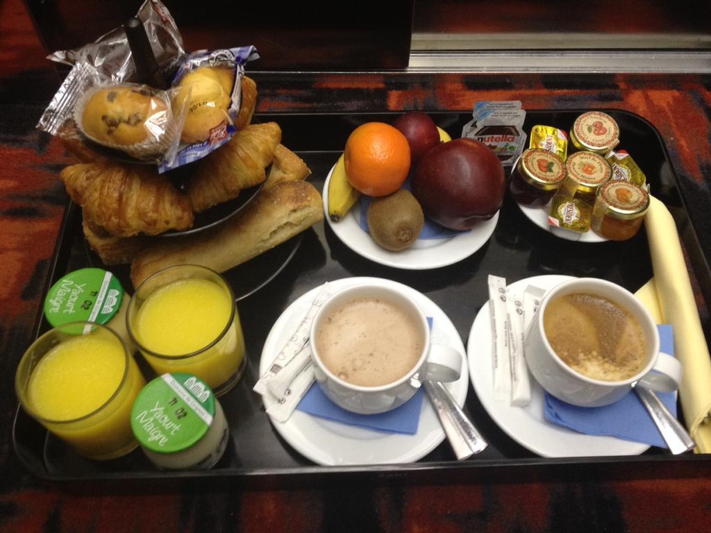 Hotel Le Fabe Париж Стая снимка