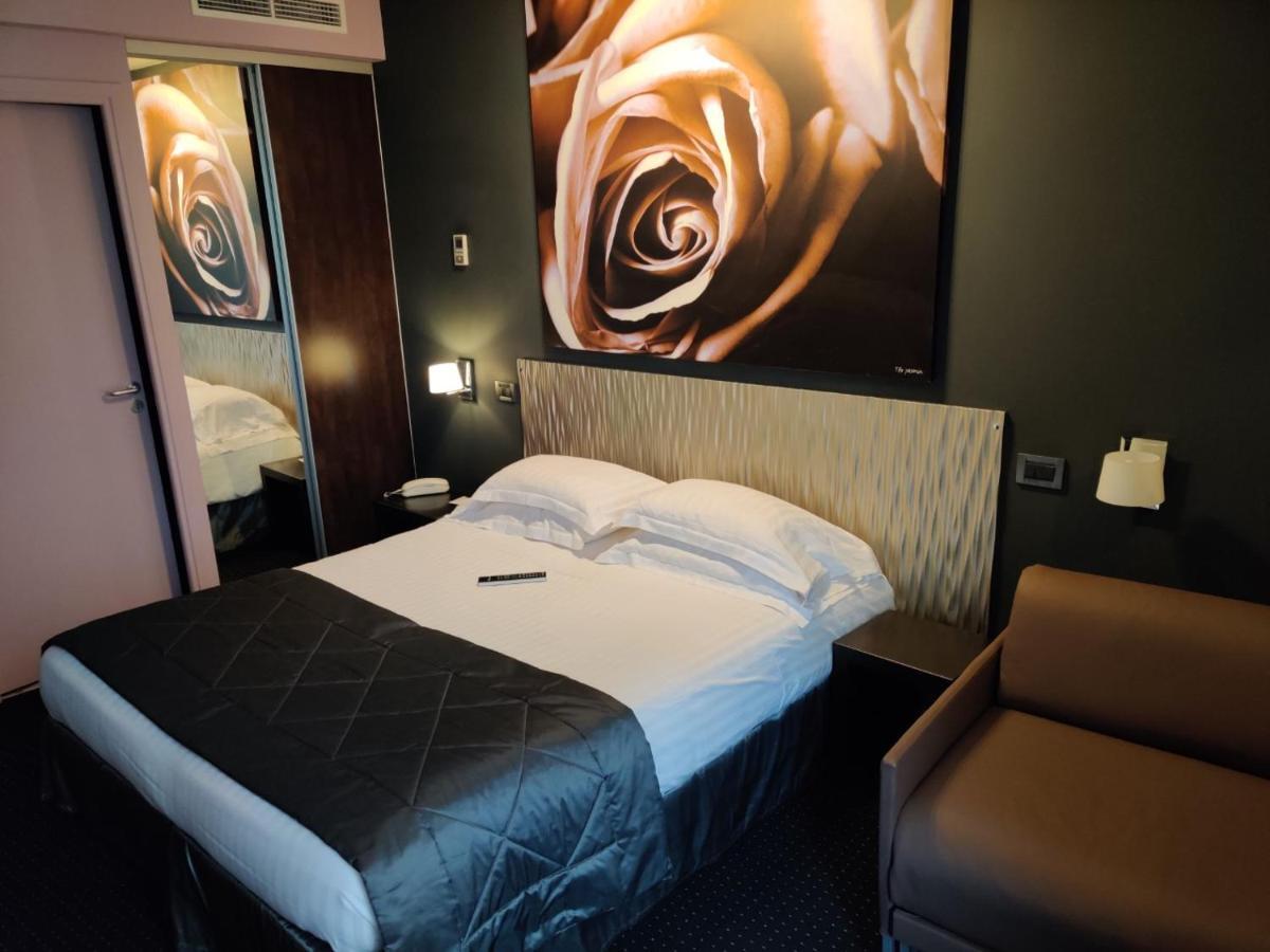 Hotel Le Fabe Париж Екстериор снимка